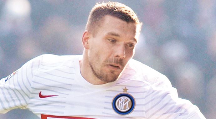 Galatasaray Podolski ya da Soldado'yu alacak Galatasaray Podolski ya da Soldado'yu alacak