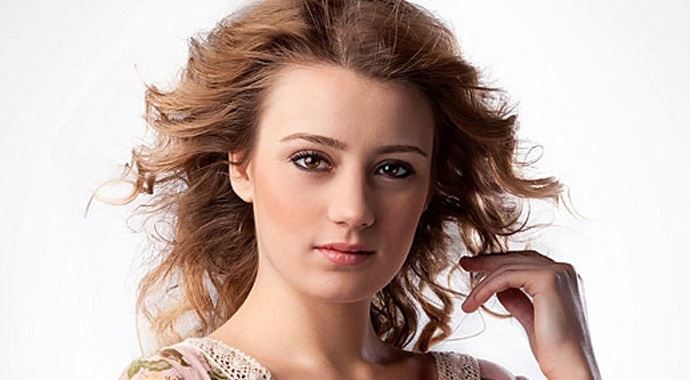 Gizem Karaca ameliyat oldu