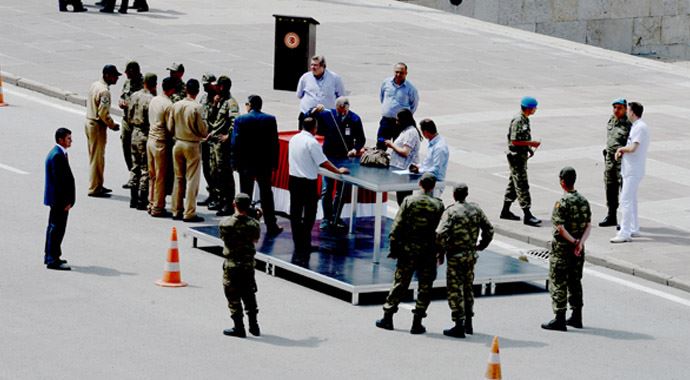 Meclis'te Süleyman Demirel hazırlığı Meclis'te Süleyman Demirel hazırlığı