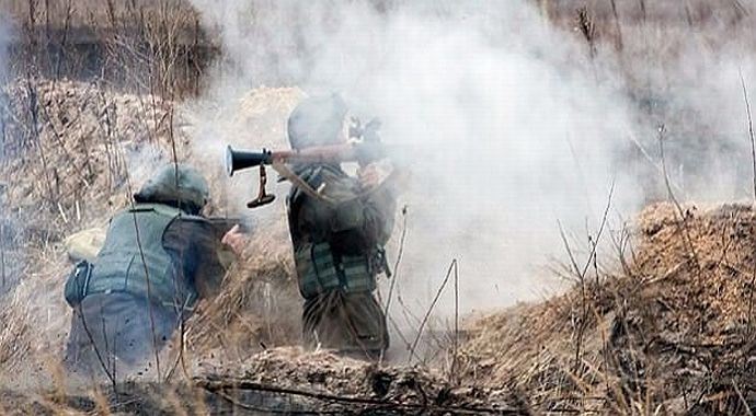 Ukrayna'daki çatışmalarda 3 asker öldü Ukrayna'daki çatışmalarda 3 asker öldü