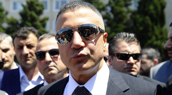 Sedat Peker çılgına döndü, o ismi adeta bombaladı!