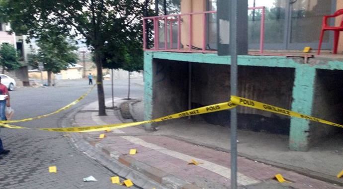 Diyarbakır'da yine silahlar konuştu, 3 yaralı var