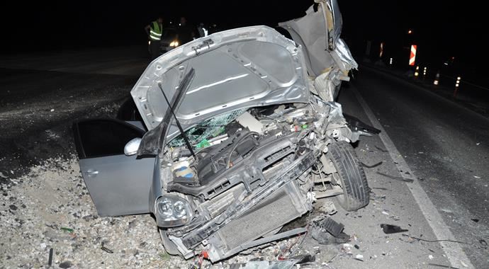 Aksaray'da otomobil TIR'a daldı, 1 kişi hayatını kaybetti