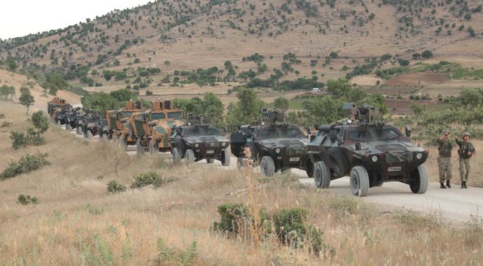 Diyarbakır&#039;da tarlalara uyuşturucu operasyonu
