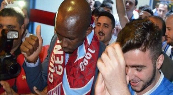 Trabzon&#039;da mutlu son! İmzayı attı