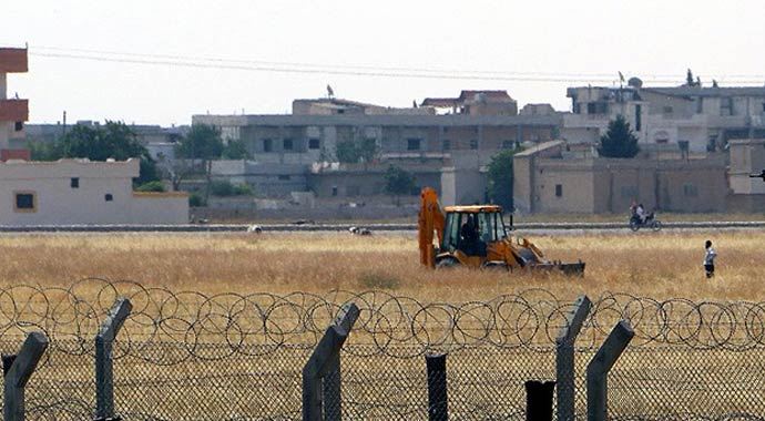 &#039;YPG halkı koalisyon bombardımanıyla tehdit ediyor&#039;