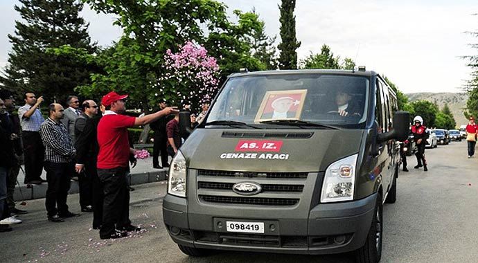 Demirel'in naaşı İslamköy'de Demirel'in naaşı İslamköy'de