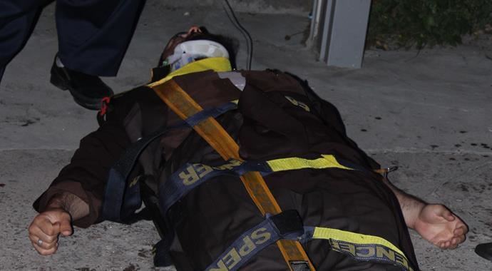 Üsküdar'da feci kaza: 4 yaralı Üsküdar'da feci kaza: 4 yaralı