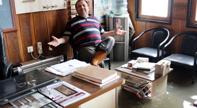 Sağanak yağış sonrası ev ve işyerlerini su bastı Sağanak yağış sonrası ev ve işyerlerini su bastı