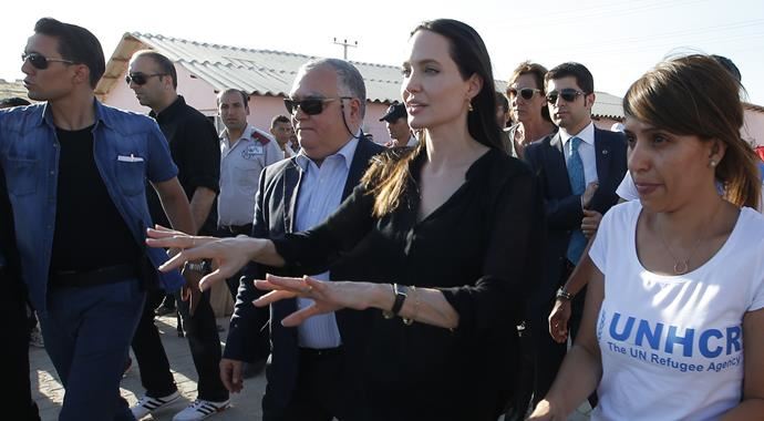 Angelina Jolie Mardin'de dükkana girince Angelina Jolie Mardin'de dükkana girince