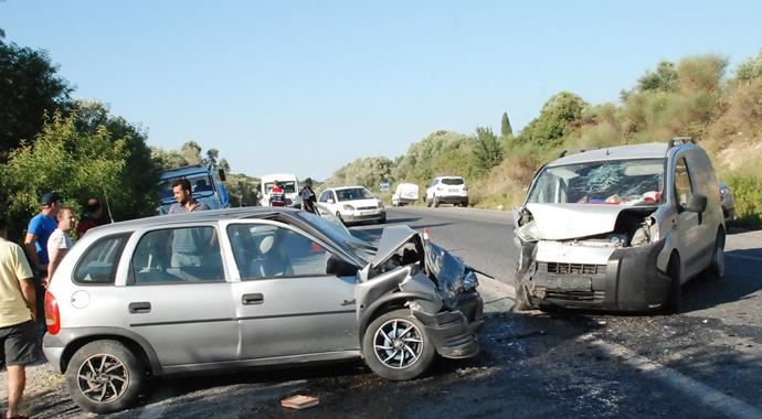 Didim'de feci kaza: Ölü ve yaralılar var