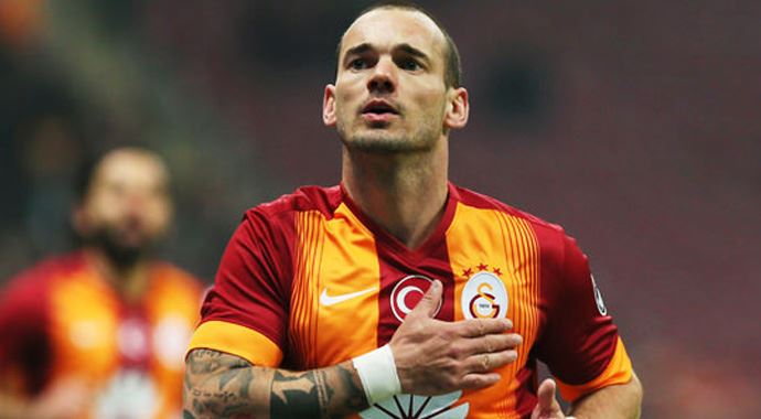Sneijder tek şartla imzayı atıyor