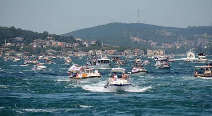 İstanbul Boğazı'nda sirenli eylem İstanbul Boğazı'nda sirenli eylem