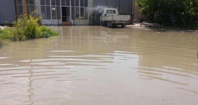 Koca şehir 10 dakikada göle döndü Koca şehir 10 dakikada göle döndü
