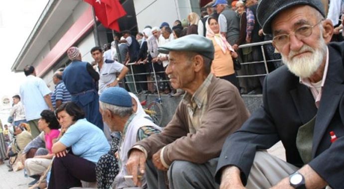 Emekliler bu habere çok sevinecek! Promosyon yolda Emekliler bu habere çok sevinecek! Promosyon yolda