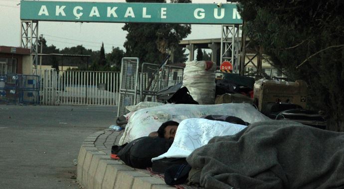 Sınırda kapının açılacağı haberi hareketliliği artırdı! Sınırda kapının açılacağı haberi hareketliliği artırdı!