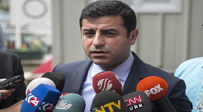 Demirtaş MHP'yi ciddiye almıyoruz dedi Demirtaş MHP'yi ciddiye almıyoruz dedi