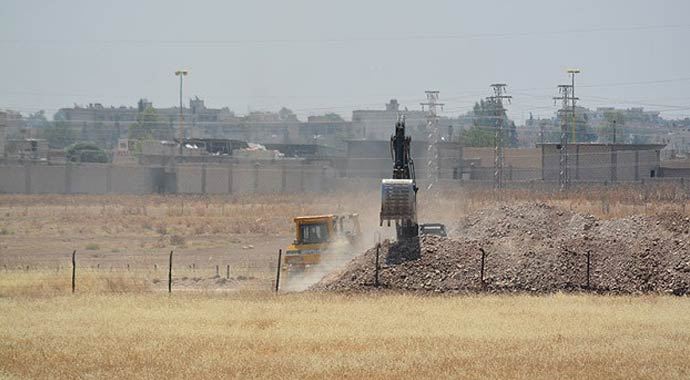 Suriye sınırında kaçakçılığa "hendekli'' önlem Suriye sınırında kaçakçılığa "hendekli'' önlem