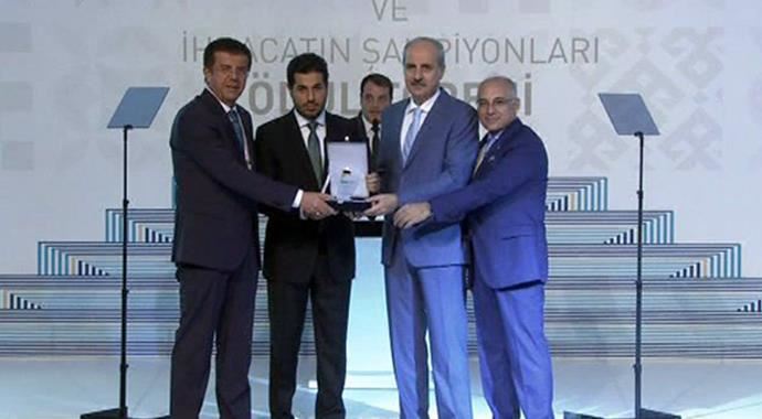 Rıza Sarraf&#039;a ödül veren Zeybekçi ve Kurtulmuş&#039;tan açıklama