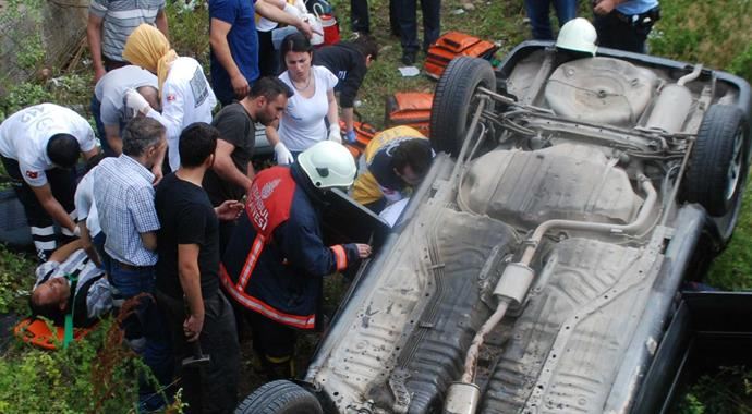 İstanbul'da feci kaza: 1'i ağır 4 yaralı!