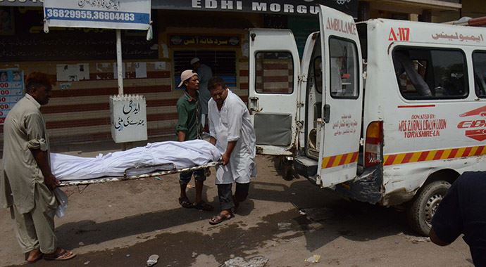 Pakistan'da hayatını kaybedenlerin sayısı 600'e ulaştı Pakistan'da hayatını kaybedenlerin sayısı 600'e ulaştı