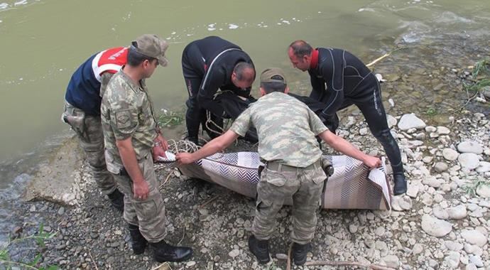 Dereye giren 14 yaşındaki çocuk boğuldu Dereye giren 14 yaşındaki çocuk boğuldu
