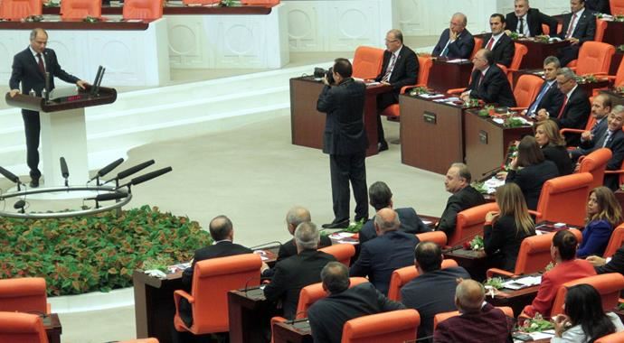 Meclis'te ilk gerginlik Meclis'te ilk gerginlik