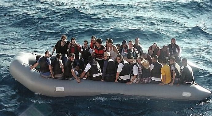 Yunan adalarında 4 bin 237 kaçak göçmen yakalandı Yunan adalarında 4 bin 237 kaçak göçmen yakalandı