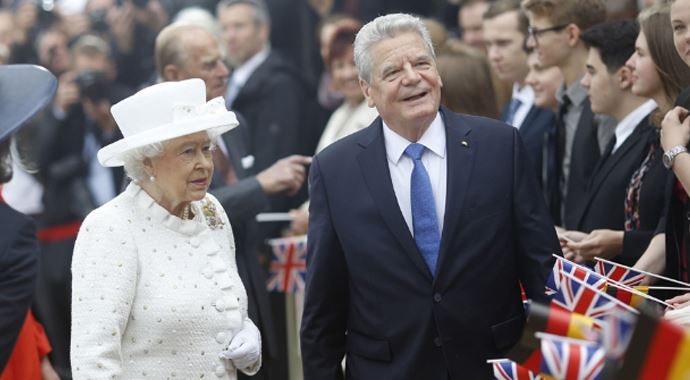 Kraliçe Elizabeth Almanya&#039;da