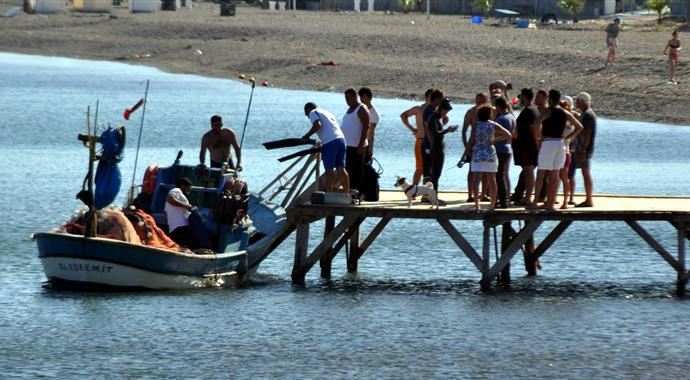 Turistler denizde ceset buldu Turistler denizde ceset buldu