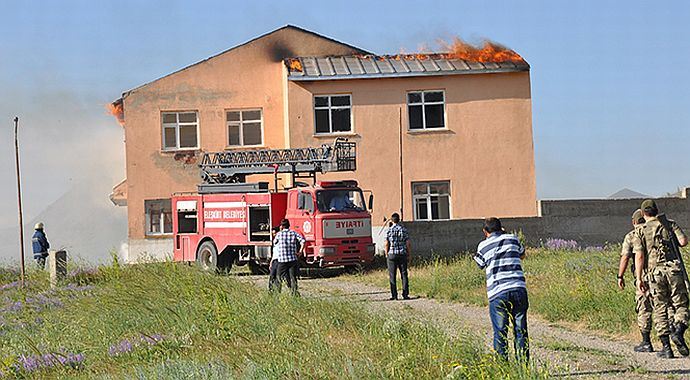 Kullanılmayan polis dinlenme tesisinde yangın