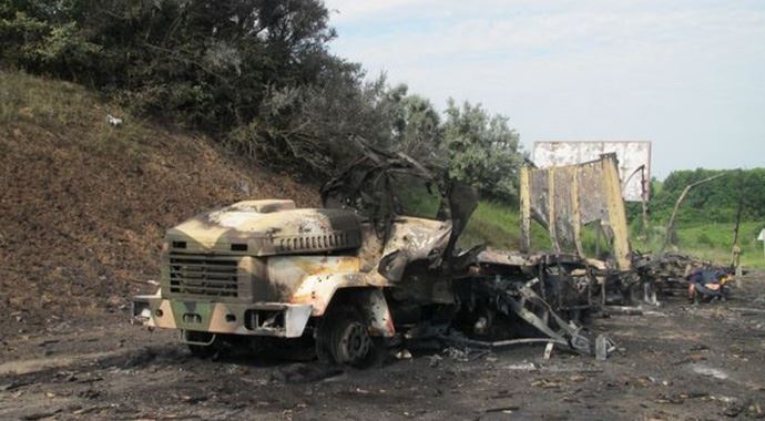 Ukrayna'da mühimmat yüklü askeri araç patladı Ukrayna'da mühimmat yüklü askeri araç patladı