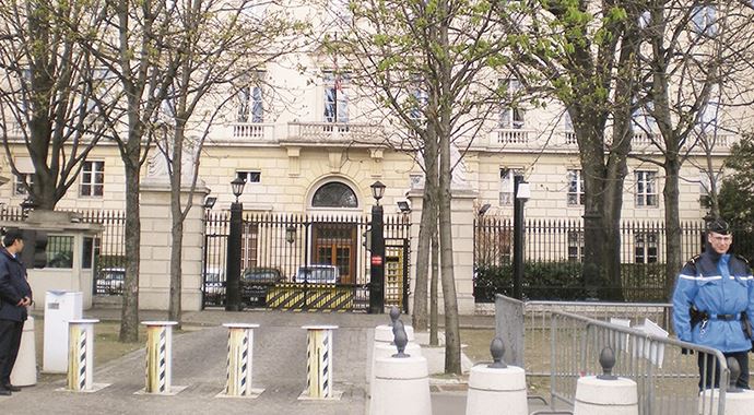 Elçilik değil köstebek ağı