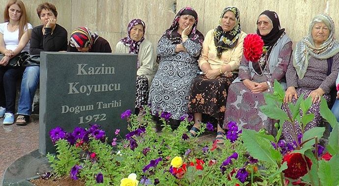 Kazım Koyuncu mezarı başında anıldı