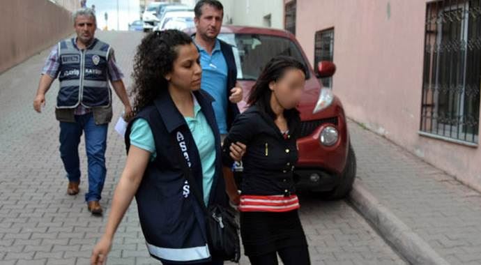 Çocuğunu döverek öldüren anne ve sevgilisi tutuklandı