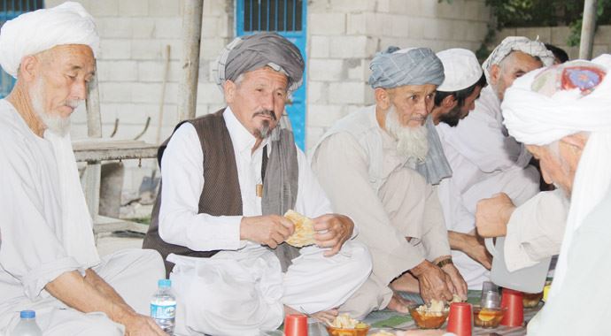 Özbek Türklerinden "imece usulü" iftar Özbek Türklerinden "imece usulü" iftar
