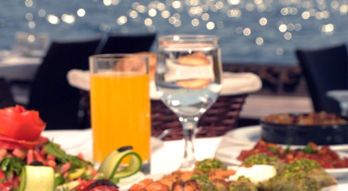 Bir telefonla iftar sofrası eve geliyor Bir telefonla iftar sofrası eve geliyor