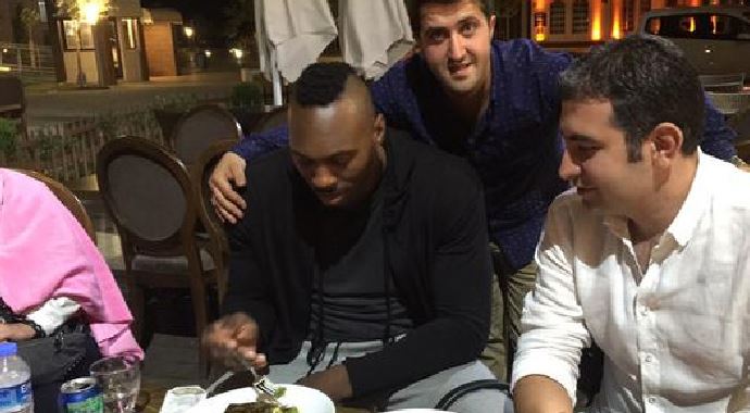 Nba yıldızı kebab için Türkiye'ye geldi Nba yıldızı kebab için Türkiye'ye geldi