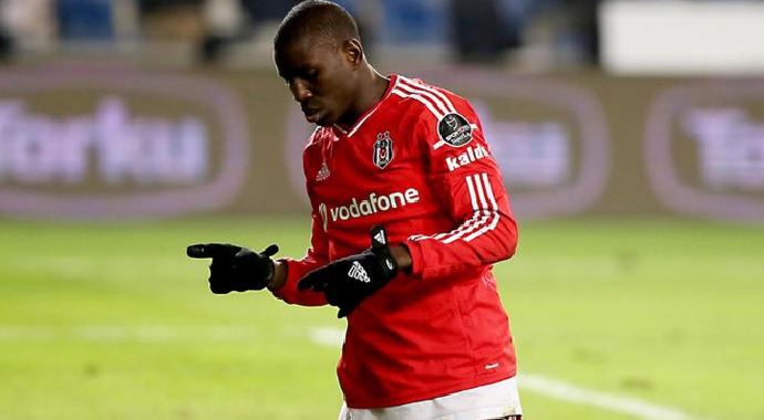 Demba Ba transferinde kriz