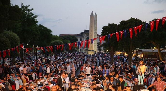 Ramazan ayı İstanbul'da bayram gibi... Ramazan ayı İstanbul'da bayram gibi...