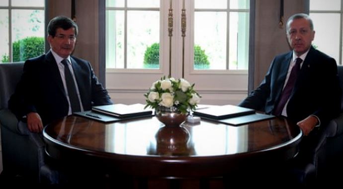 Erdoğan ile Davutoğlu arasında önemli görüşme Erdoğan ile Davutoğlu arasında önemli görüşme