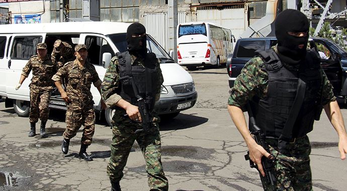 Afganistan'da 20 terörist öldürüldü Afganistan'da 20 terörist öldürüldü