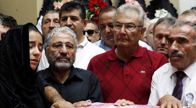 Deniz Baykal, cemevinde cenaze törenine katıldı