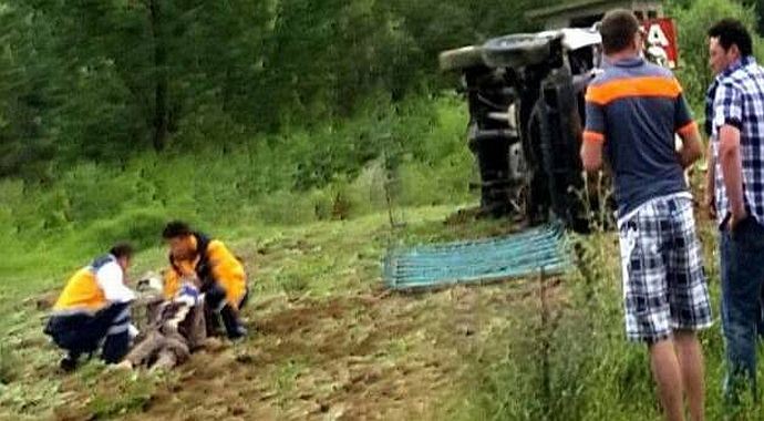 Cenaze yolunda feci kaza: 2 ölü, 7 yaralı Cenaze yolunda feci kaza: 2 ölü, 7 yaralı