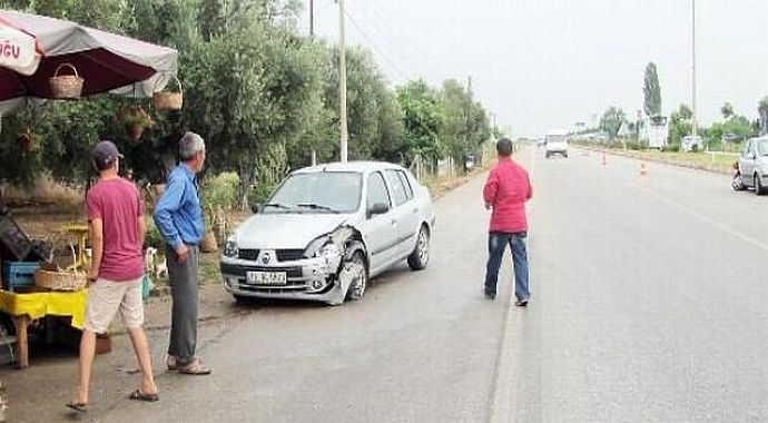 Ahmetli'de kaza: 5 yaralı Ahmetli'de kaza: 5 yaralı