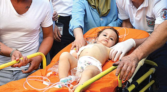 Yer: İstanbul Sarıyer! Anne kucağında kurşunlandı Yer: İstanbul Sarıyer! Anne kucağında kurşunlandı