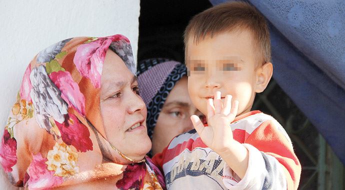 Babası onun için 5 kişi öldürdü, annesinin cesedine sarılı bulundu! Babası onun için 5 kişi öldürdü, annesinin cesedine sarılı bulundu!