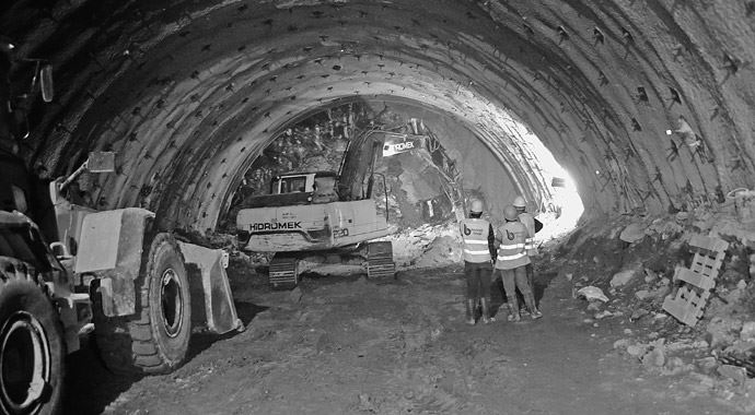 Kop Tüneli'nde ışığa dokuz kilometre kaldı Kop Tüneli'nde ışığa dokuz kilometre kaldı