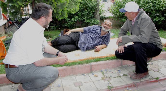 Ölümü böyle bekliyor! Ölümü böyle bekliyor!
