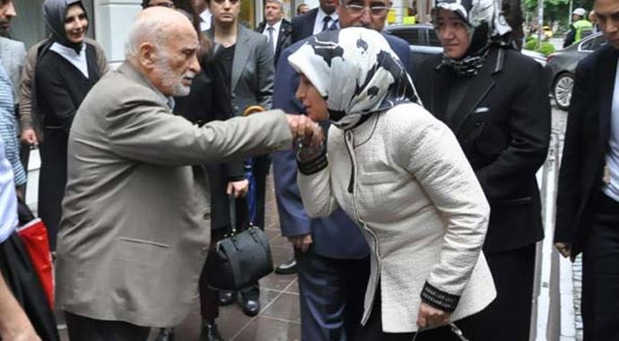 Sare Davutoğlu&#039;nun amcası son yolculuğuna uğurlandı 